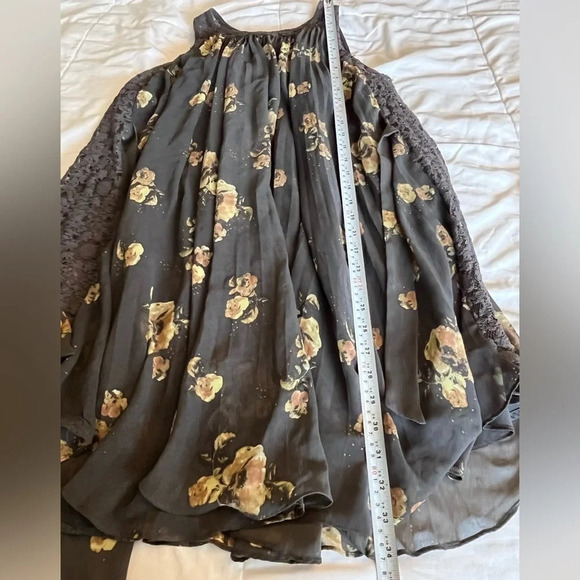 Free  People Gray Floral Accordion
Dress With Lace Trim, size XS - Picture 15 of 15